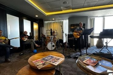 להקת את צודקת