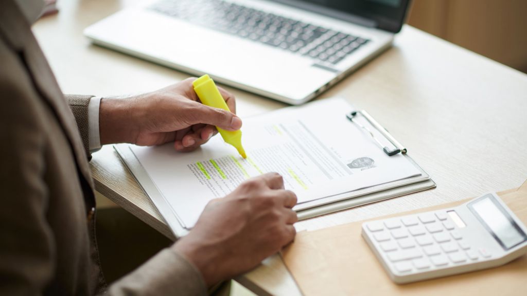 החלטה מספר 105-35 בדבר חוות דעת רואה חשבון מבקר