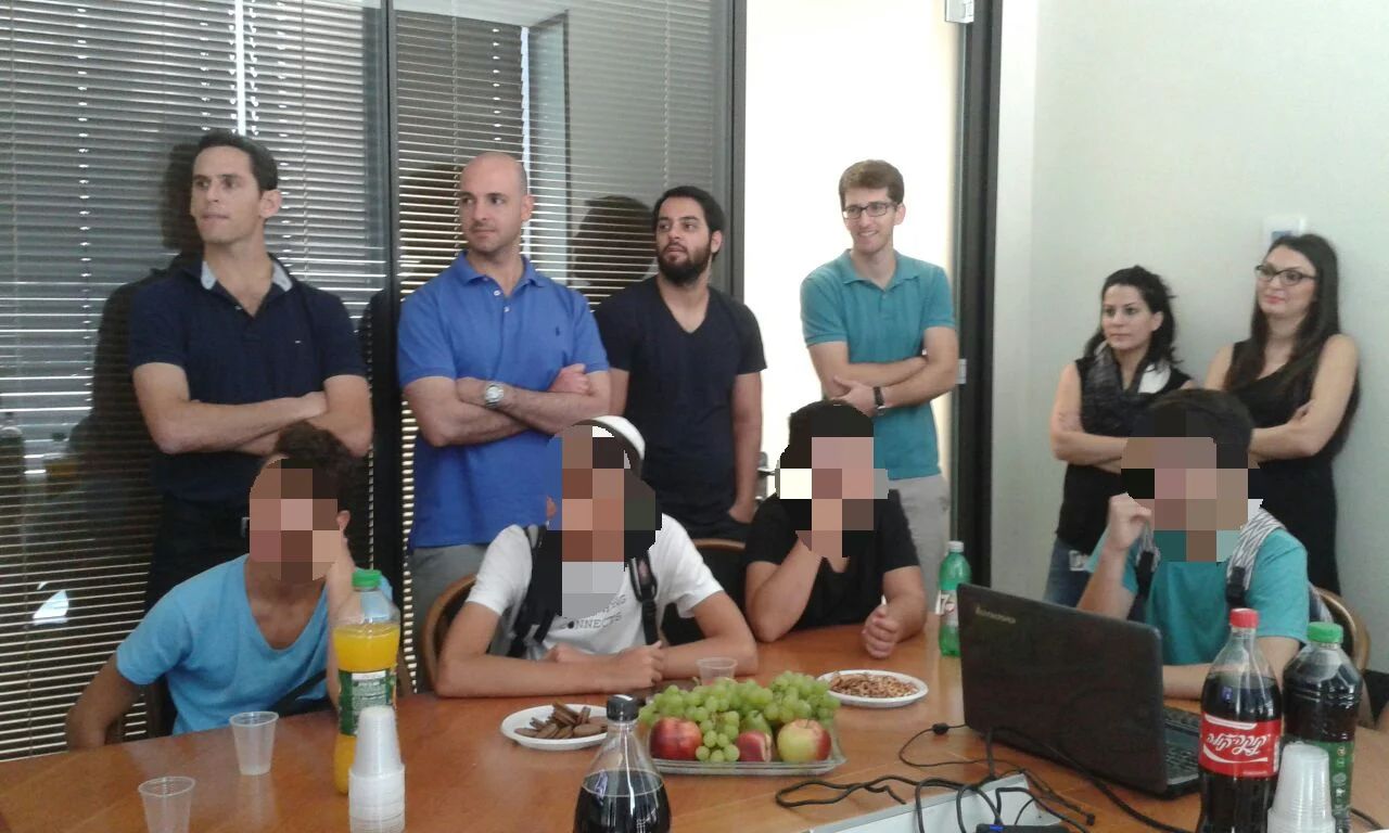 מורה ותלמידים