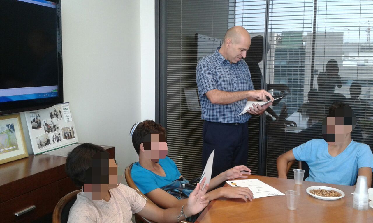 מורה ותלמידים